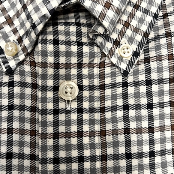 NWT Men’s Orvis plaid button-up. Size M. - Picture 2 of 3